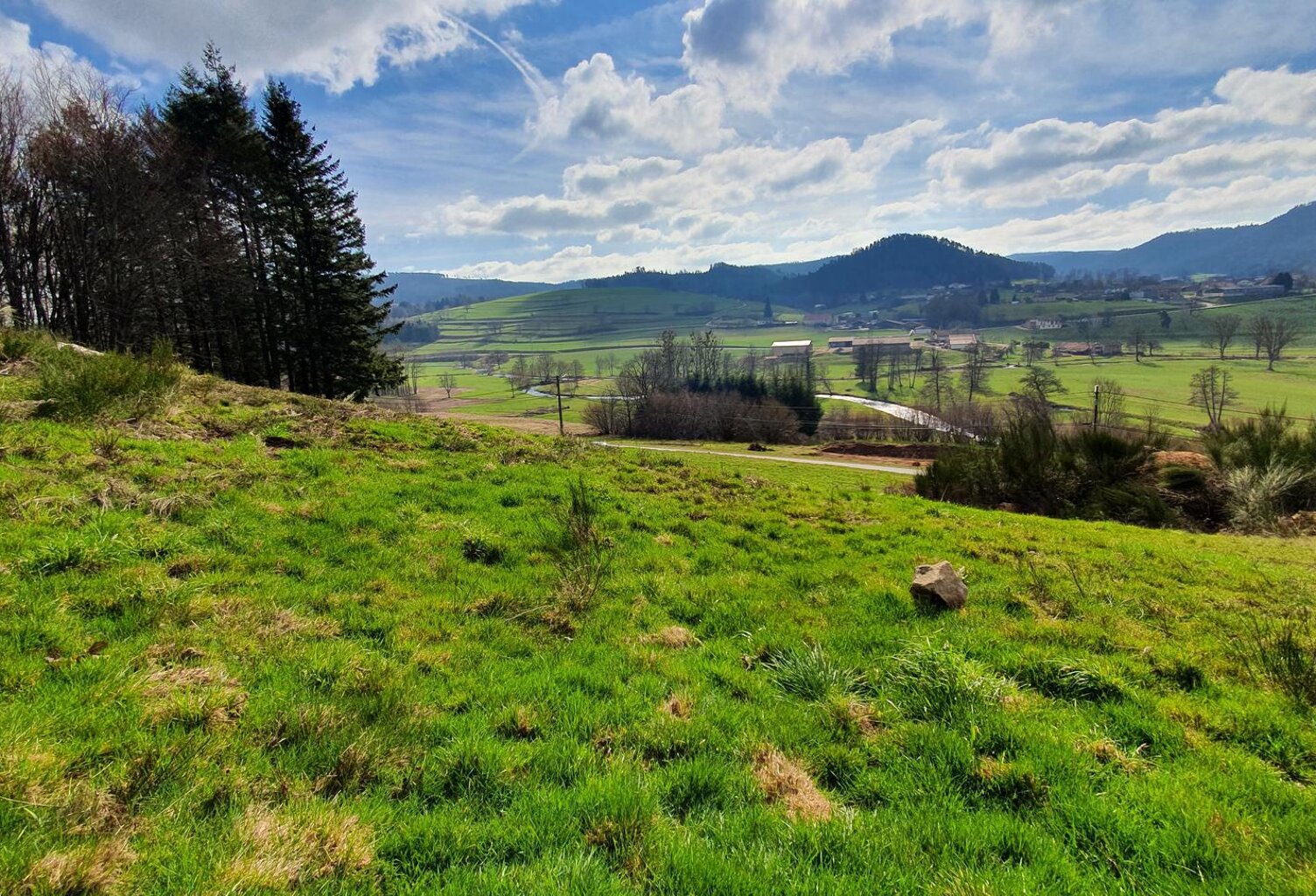 TERRAIN CONSTRUCTIBLE DE 1257 M² — photo 1