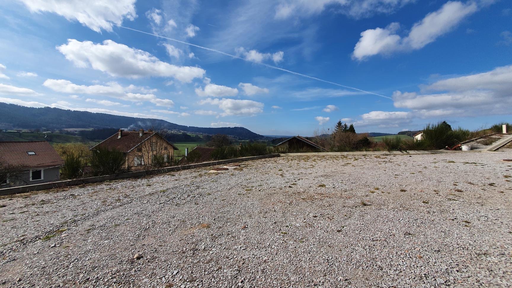 Photo Terrain constructible de 1024 m² image 2/2