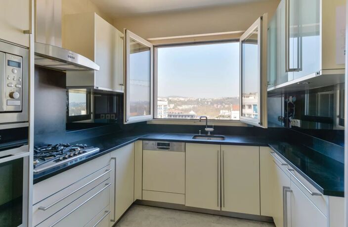 Bien vendu // Lyon 6 - Tête d'or - Appartement de 111,74 m² - Terrasse avec vue - 2 chambres — photo 2