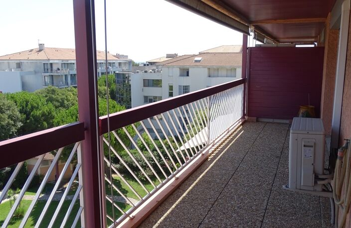 T2 ex T3 vue mer dans residence sécurisee avec prestations de lu — photo 4