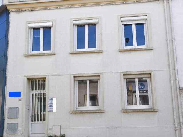 MAISON VILLE À RENOVER ENTRE LE MARCHÉ CENTRAL ET LA PLAGE — photo du bien