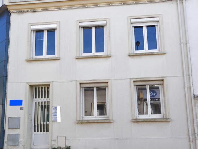 MAISON VILLE À RENOVER ENTRE LE MARCHÉ CENTRAL ET LA PLAGE — photo du bien