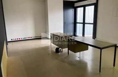 location bureau 800 € CC /mois à proximité de Parigné (35133)