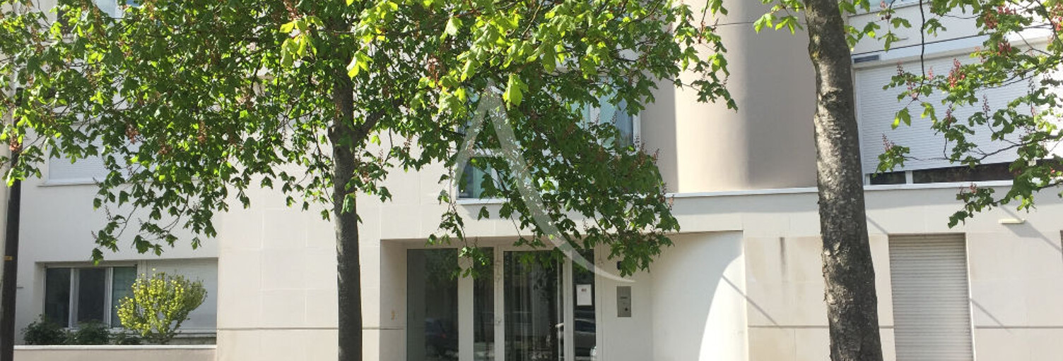 Garage   m² à louer à Orléans (45000)