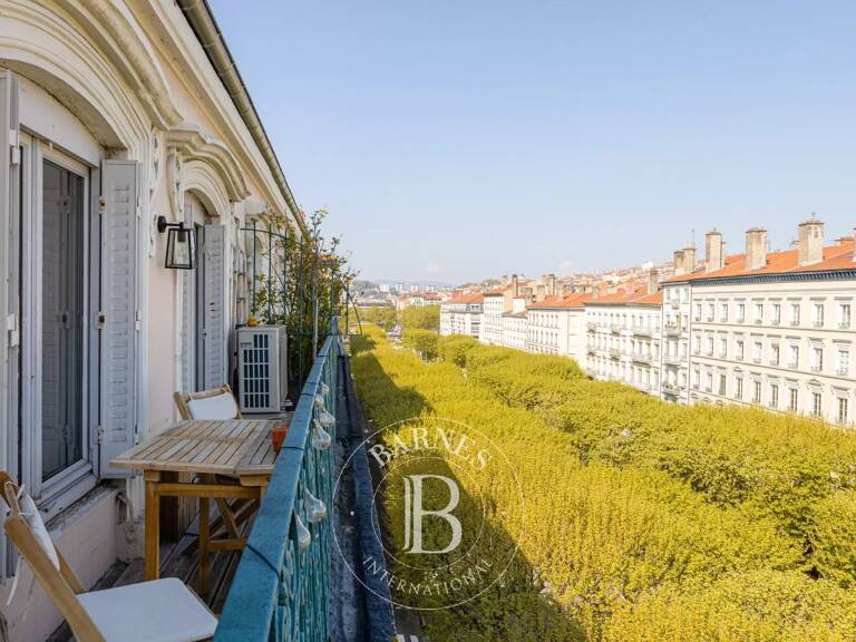 Bien vendu // Lyon 6 - Foch - Appartement dernier étage de 129,08 m² - Balcon - Vue dégagée - 3 chambres — photo 1