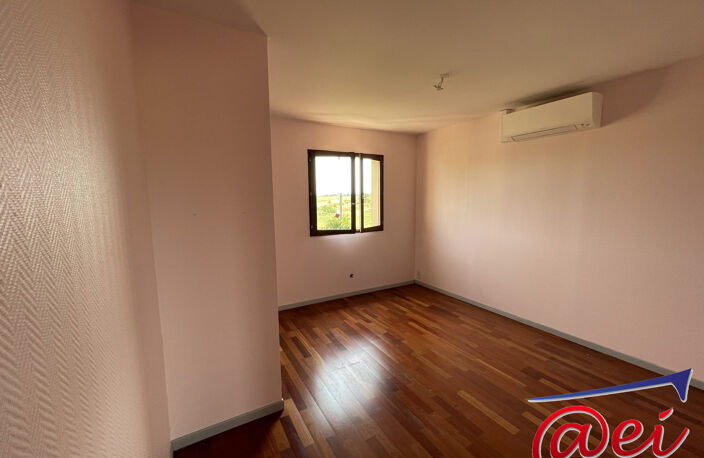 Superbe maison type 8 sur 1700 m² de terrain — photo 4