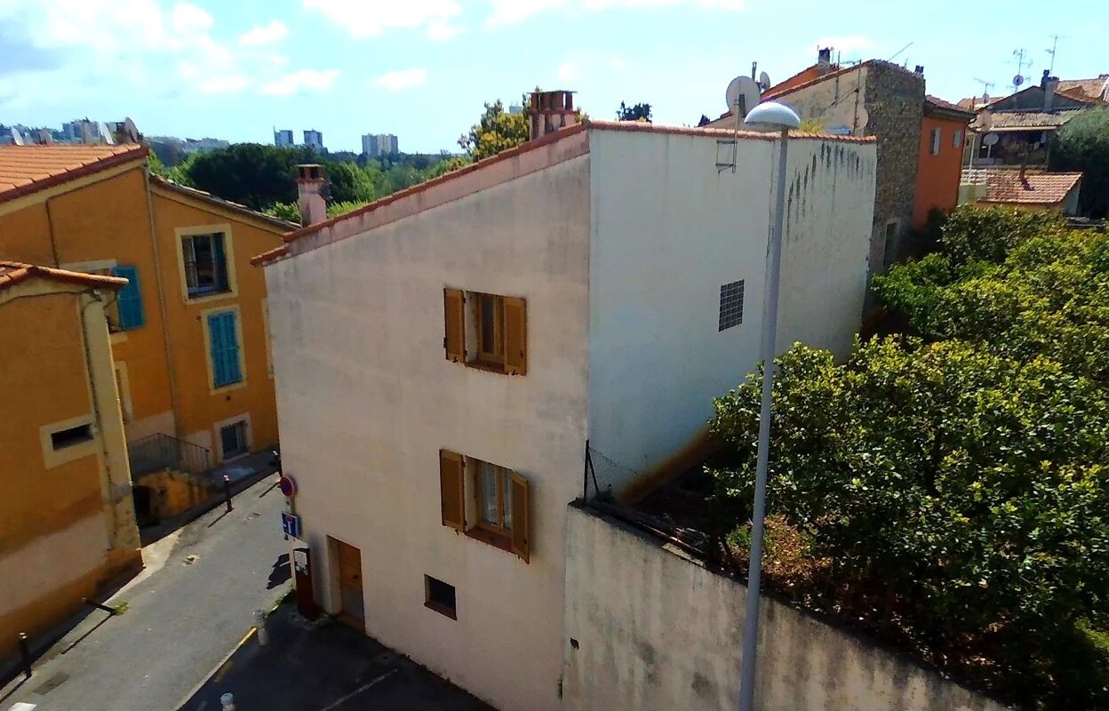appartement 3 pièces 86 m2 à Saint-Laurent-du-Var (06700)
