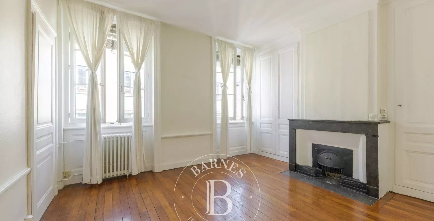 Bien vendu // Acheter un appartement à Lyon 6 - Appartement de 56.80 m² - Cave - Grenier - 2 chambres — photo 1