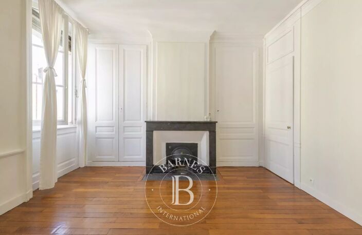 Bien vendu // Acheter un appartement à Lyon 6 - Appartement de 56.80 m² - Cave - Grenier - 2 chambres — photo 2