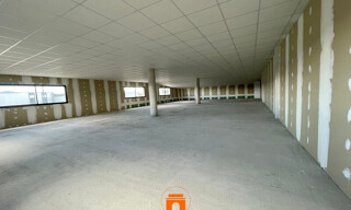 Commerce  200 m² à louer à Montélimar (26200)