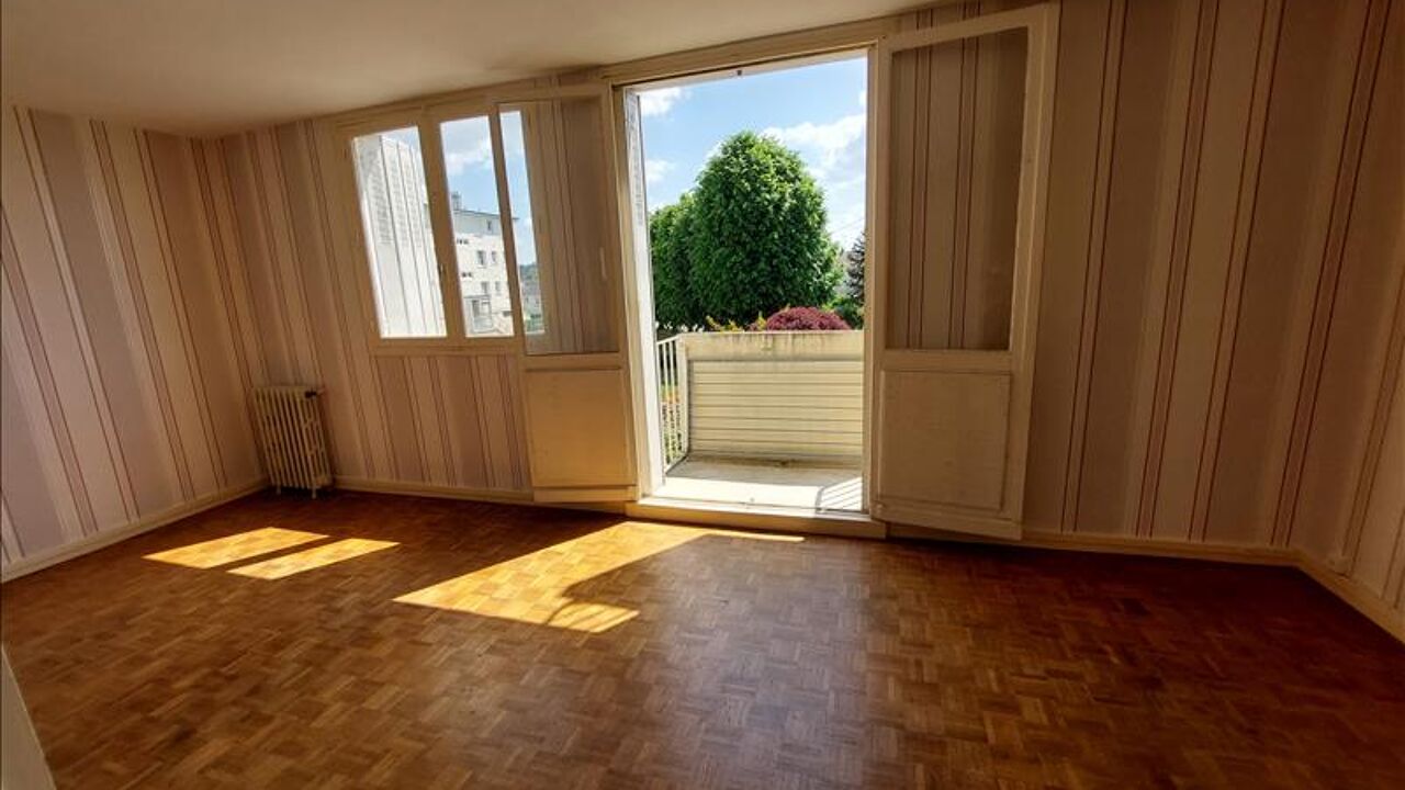 appartement 4 pièces 77 m2 à vendre à Saint-Amand-Montrond (18200)