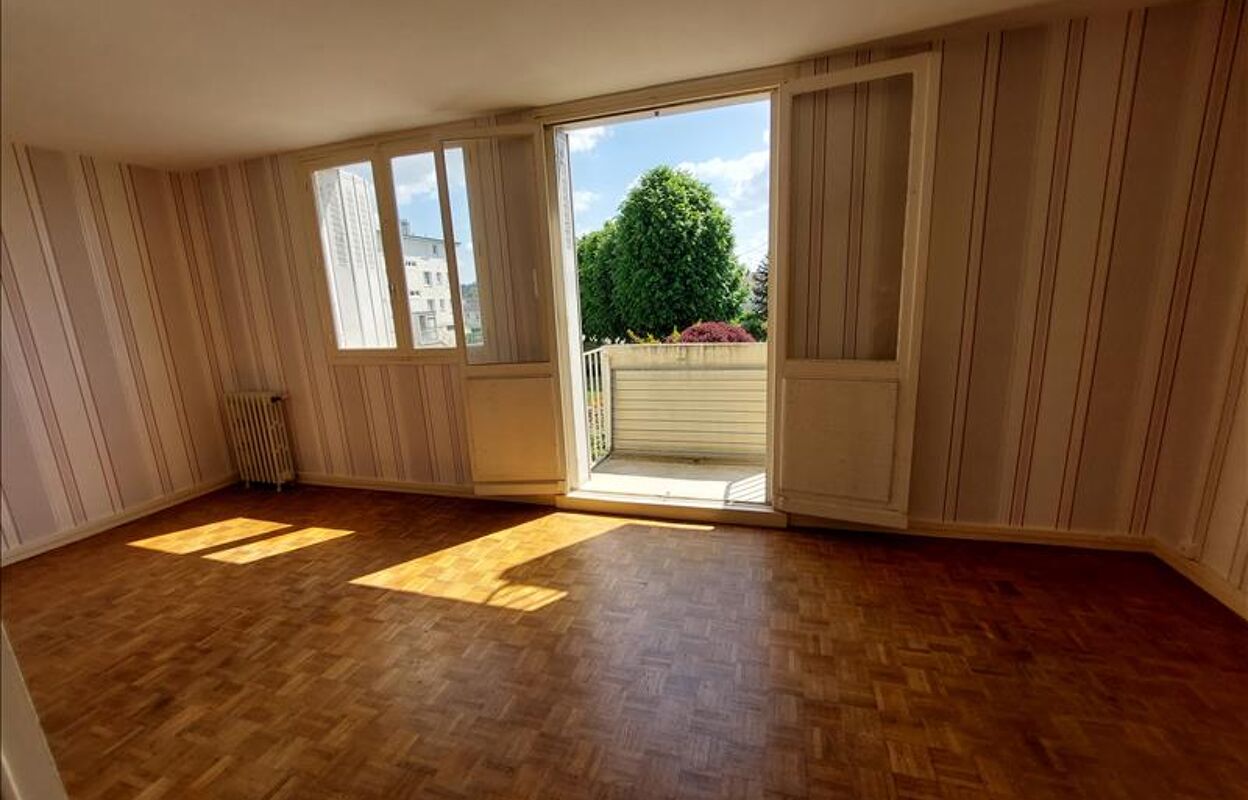 appartement 4 pièces 77 m2 à vendre à Saint-Amand-Montrond (18200)