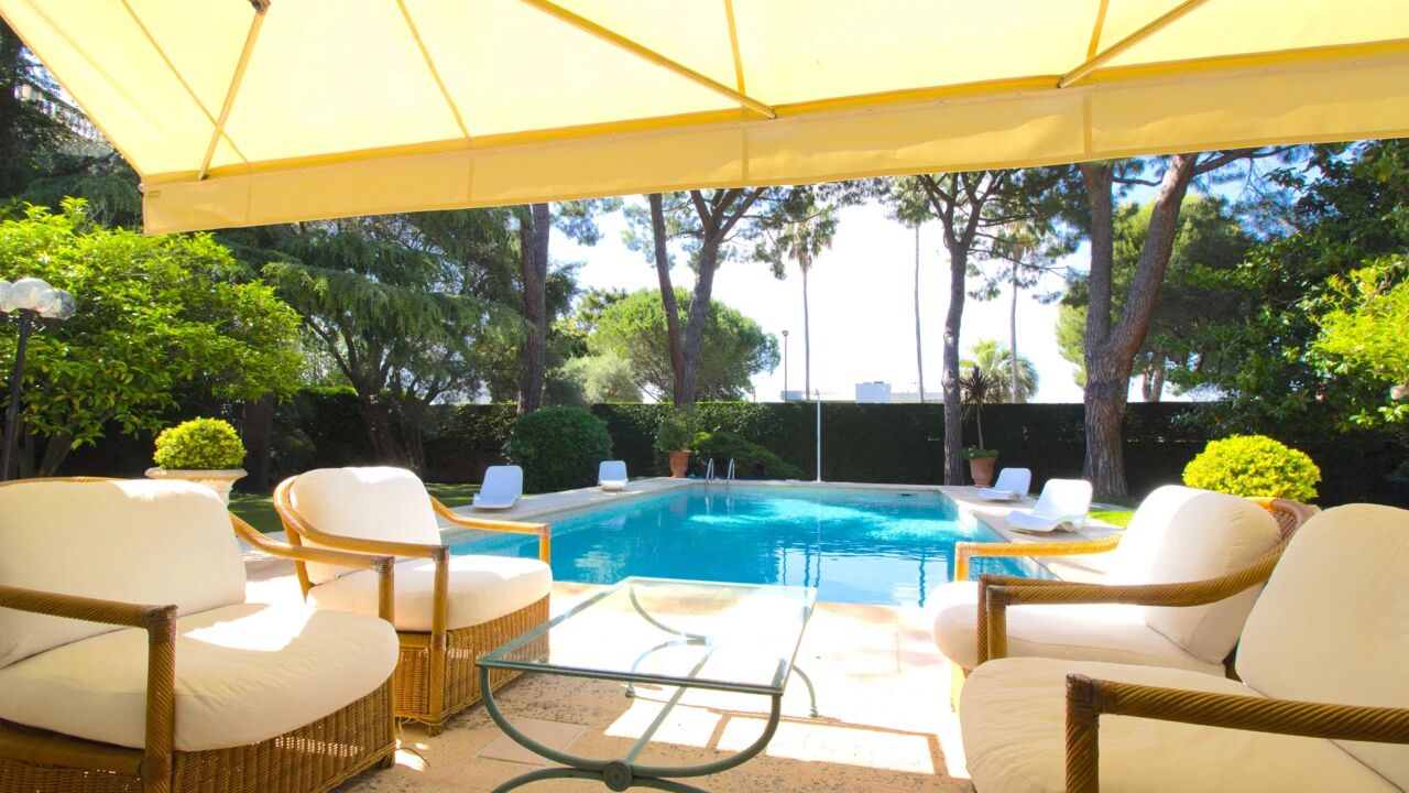 maison  pièces 250 m2 à Antibes (06600)