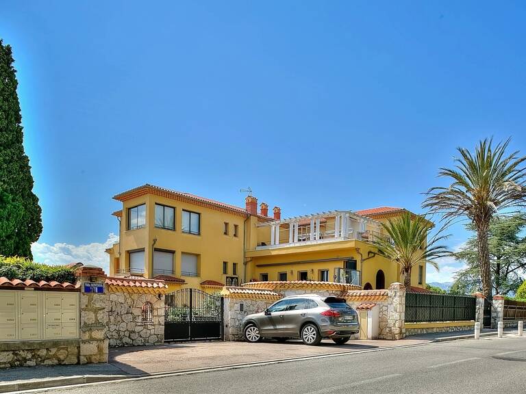FABRON DERNIER ETAGE APPARTEMENT VILLA — photo 1