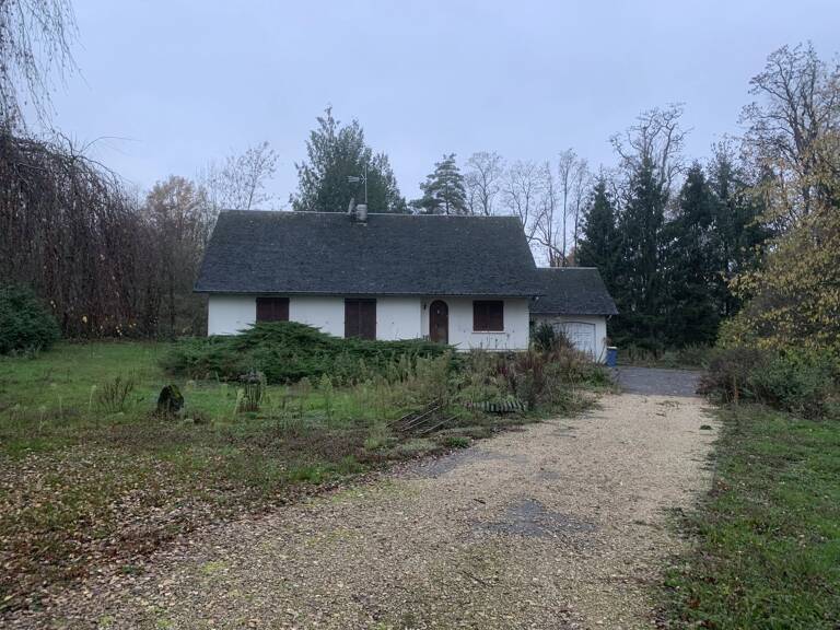 PLAIN PIED AVEC BASSIN - HIRSON — photo 1