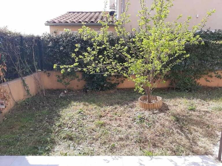 A voir - Appartement T3 en rez de jardin — photo 1