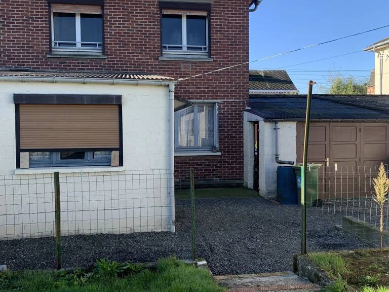 CHARMANTE MAISON DE VILLE A CONFORTER , SECTEUR GLAGEON ! — photo 1