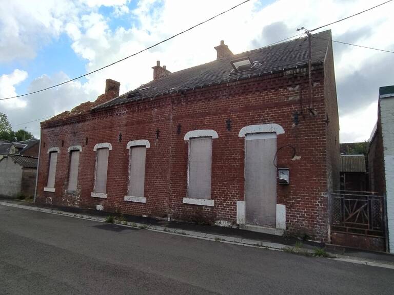 Maison à rénover - WIGNEHIES — photo 1