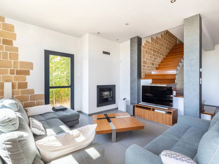 Maison contemporaine avec jardin en centre-ville — photo 1