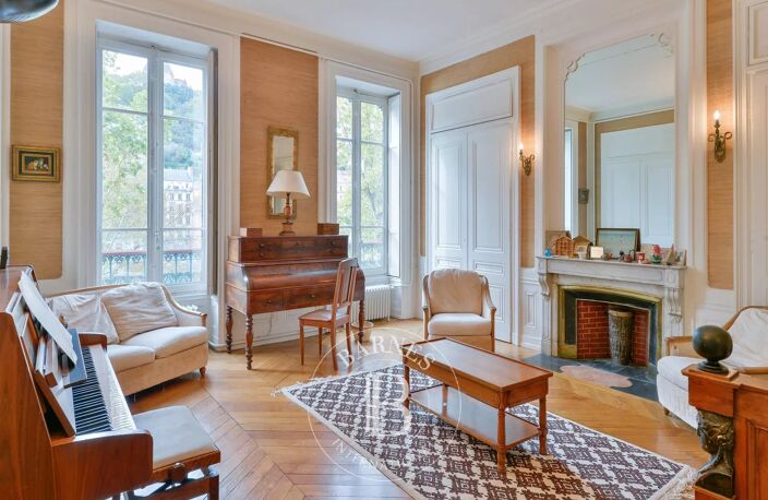 Bien vendu // LYON 2-Ainay- Vue Saône -appartement 205 m2-4 chambres — photo 3