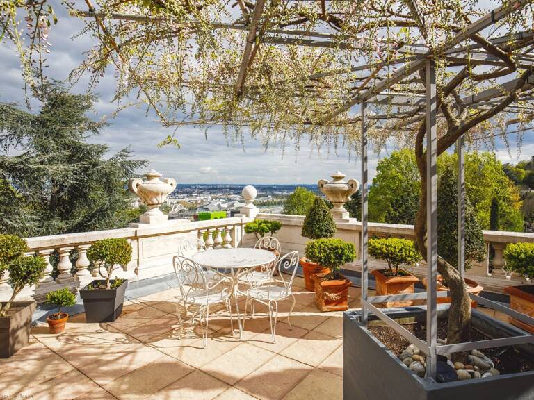 Bien vendu // Sainte-Foy-lès-Lyon - Appartement Duplex à vendre de 180 m² - Terrasse de 134 m² - 3 chambres — photo 1