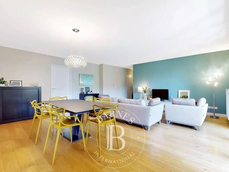 Bien vendu // Tassin-La-Demi-Lune - Appartement de 105 m² - 3 Chambres - Garage double — photo 1