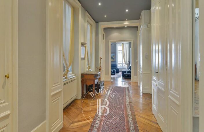 Bien vendu // Lyon 2ème  - Ainay - Appartement T6 de 196 m² - 3 chambres — photo 3