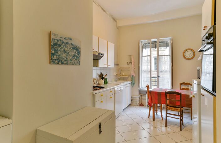 Bien vendu // Lyon 6 - Lyautey - Appartement de 231m² - 4/5 Chambres — photo 4