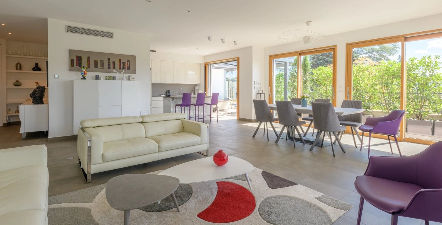 Bien vendu // Villefranche-sur-Saône - Beaujolais - Attique d'environ 145 m² -  jardin d'hiver de 9 m² - 3 chambres - Terrasses  49 m² — photo 1