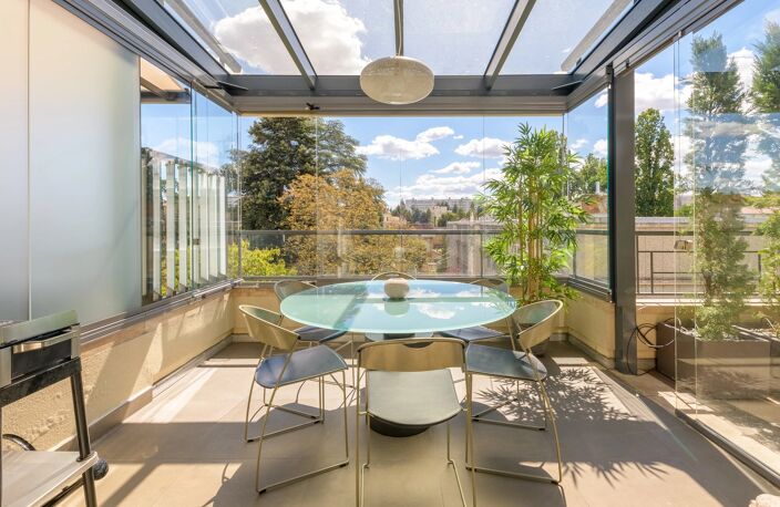 Bien vendu // Villefranche-sur-Saône - Beaujolais - Attique d'environ 145 m² -  jardin d'hiver de 9 m² - 3 chambres - Terrasses  49 m² — photo 5