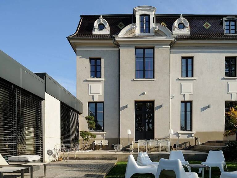 Bien vendu // Tassin-La-Demi-Lune - Propriété d'exception de 880 m² - Terrain de 2060 m² - 11 chambres — photo 1