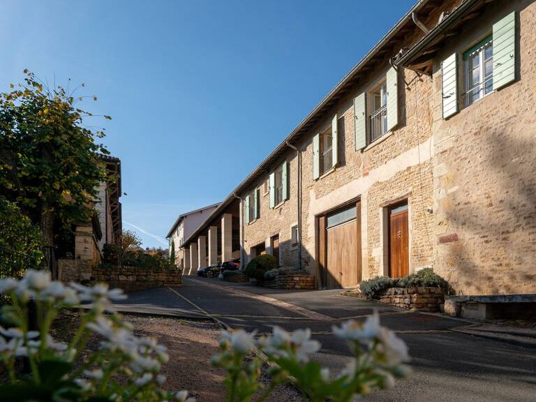 Bien vendu // Lachassagne - Maison de village de 142 m² dans un domaine clos - Terrain 98 m² - 4 Chambres — photo 1