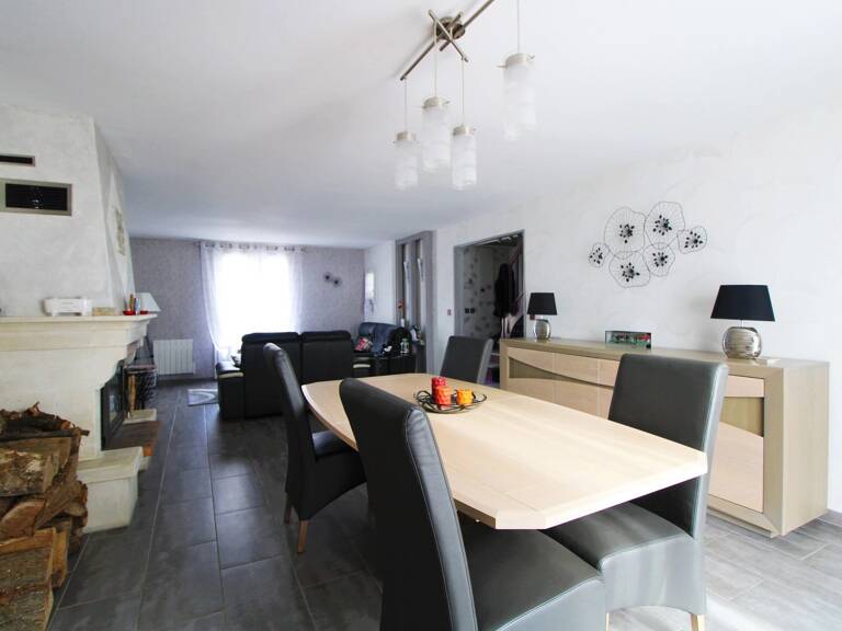 Maison 7 pièces  à vendre 144 m² — photo 1