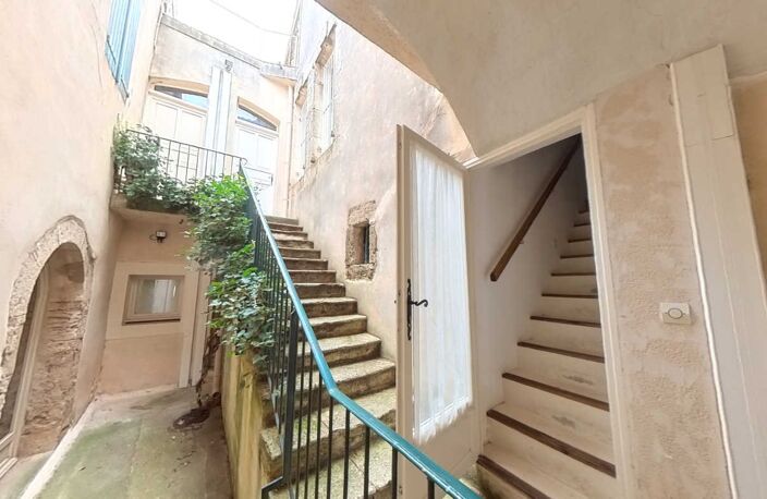 Appartment spacieux et ensoleillé dans prieuré datant du XVIIIè avec terrasse et piscines. — photo 3