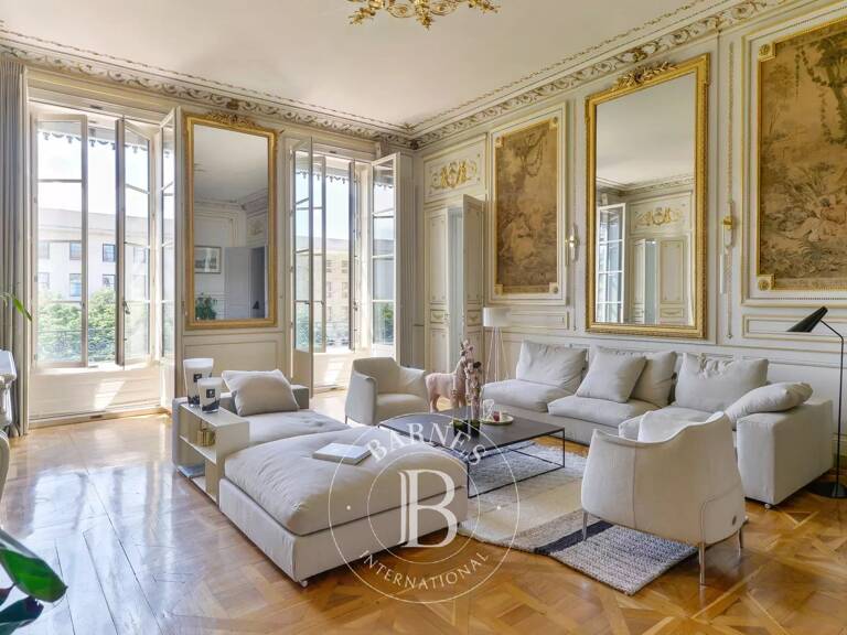 Bien vendu // Lyon 2 - Place Antonin Poncet - Appartement de 320,9 m² - 4 chambres — photo 1