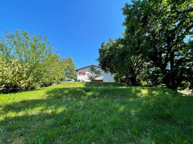 Maison + appartement sur un terrain de 2000 m2. — photo du bien