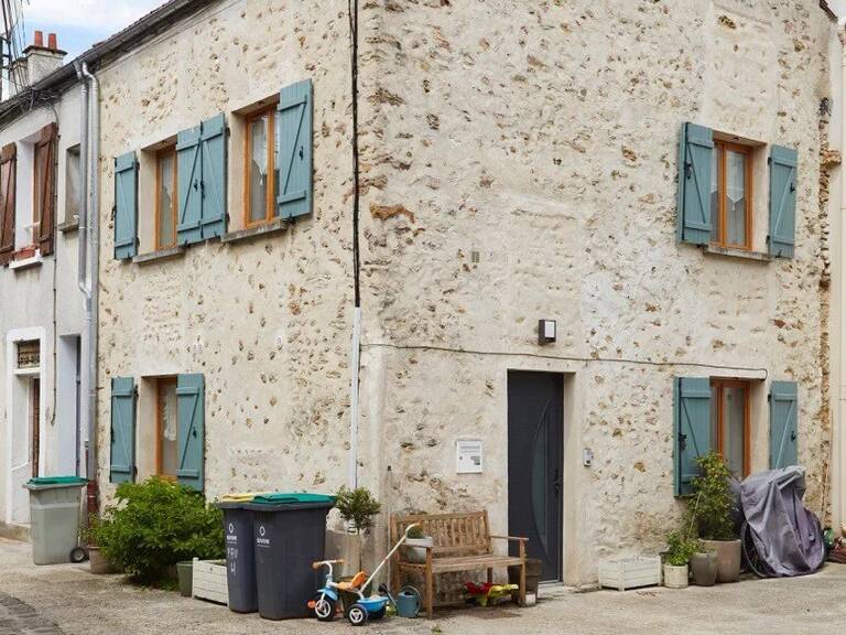 Maison en plein cœur de ville de Mandres les roses — photo 1
