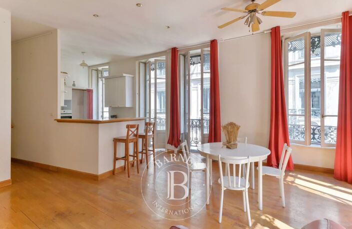 Lyon 2 - Bourse - Appartement familial de 216.43 m²  - 5 Chambres — photo 2
