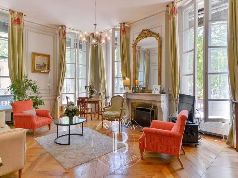 Lyon 6 - Foch - Appartement de 192.51 m² - Cave - Grenier - 5 chambres — photo 1