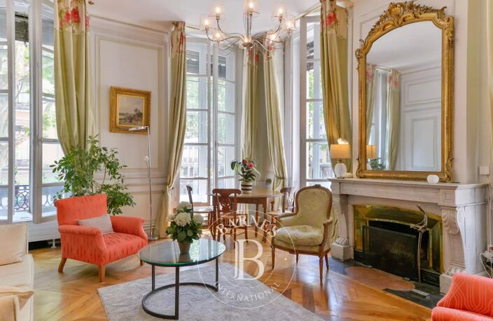 Lyon 6 - Foch - Appartement de 192.51 m² - Cave - Grenier - 5 chambres — photo 4