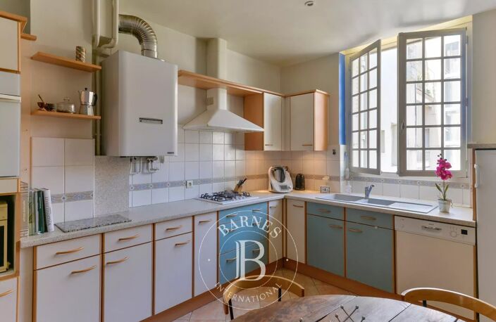 Lyon 6 - Foch - Appartement de 192.51 m² - Cave - Grenier - 5 chambres — photo 5
