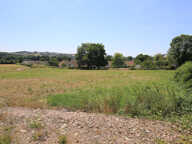 Terrain constructible à vendre avec vue sur la campagne environnante — photo 4