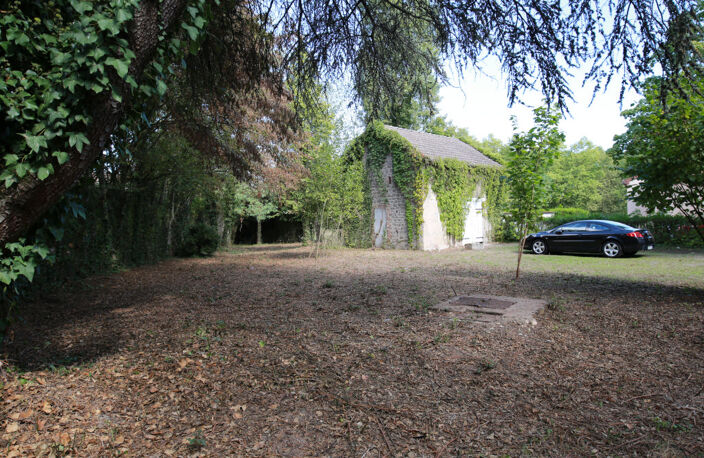 Maison Bourgeoise de 350 m2 à rénover à vendre en centre bourg — photo 2