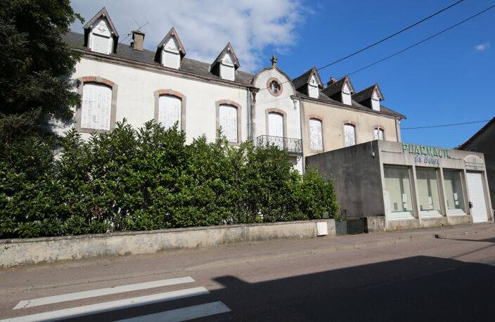 Maison Bourgeoise de 350 m2 à rénover à vendre en centre bourg — photo 4