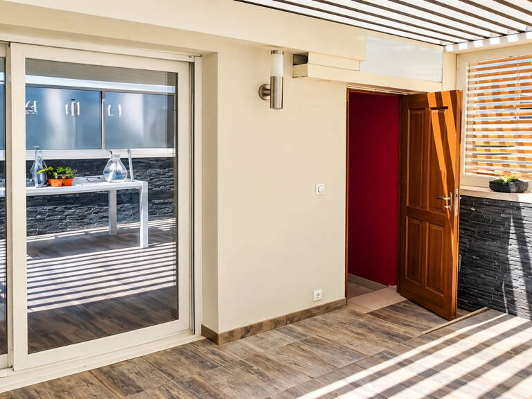 CANNES BANANE RARE T3/T4 75 M2 COMME UNE VILLA TOIT TERRASSE — photo 1