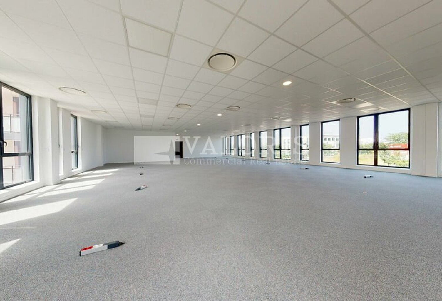 BUREAUX à LOUER — photo 1