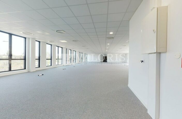 BUREAUX à LOUER — photo 2