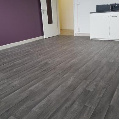 Bureau 1 pièces 485 €