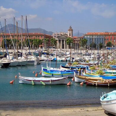 Commerce  375000 €