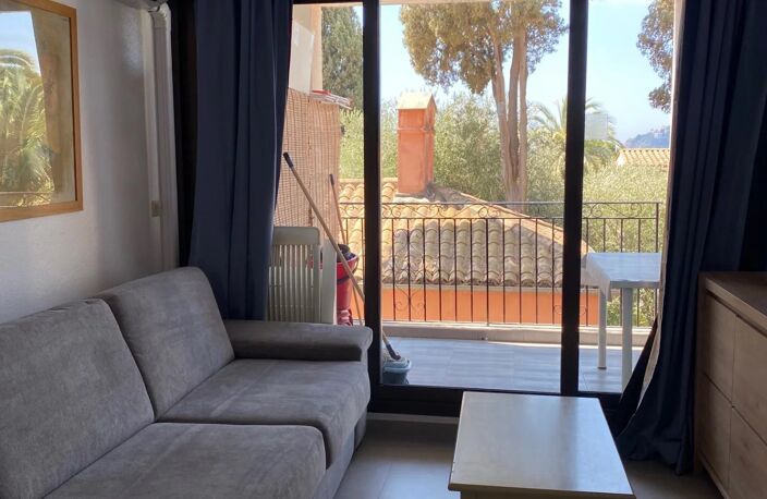 JOLI STUDIO DANS UNE RESIDENCE AVEC PISCINE — photo 3